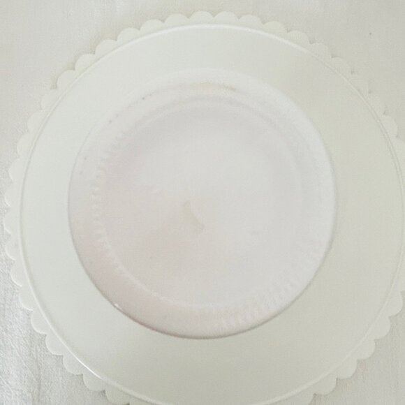 Vintage White Milk Glass Bud Vase 8.5 inches tall - Picture 5 of 6